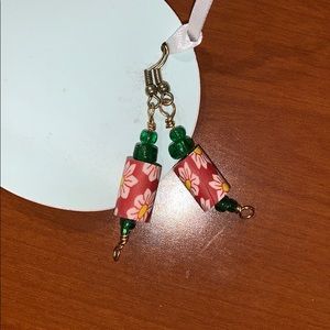 🆕 Handmade Xmas Beaded Earrings